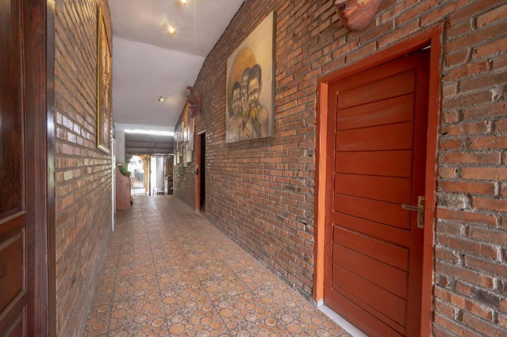 Oyo 2380 Alea Guesthouse Muntilan Esterno foto