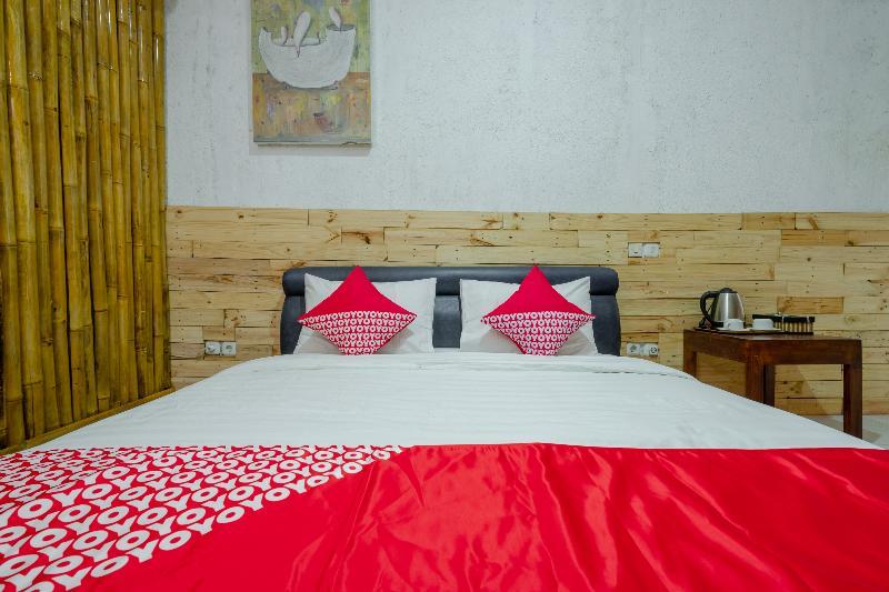 Oyo 2380 Alea Guesthouse Muntilan Esterno foto