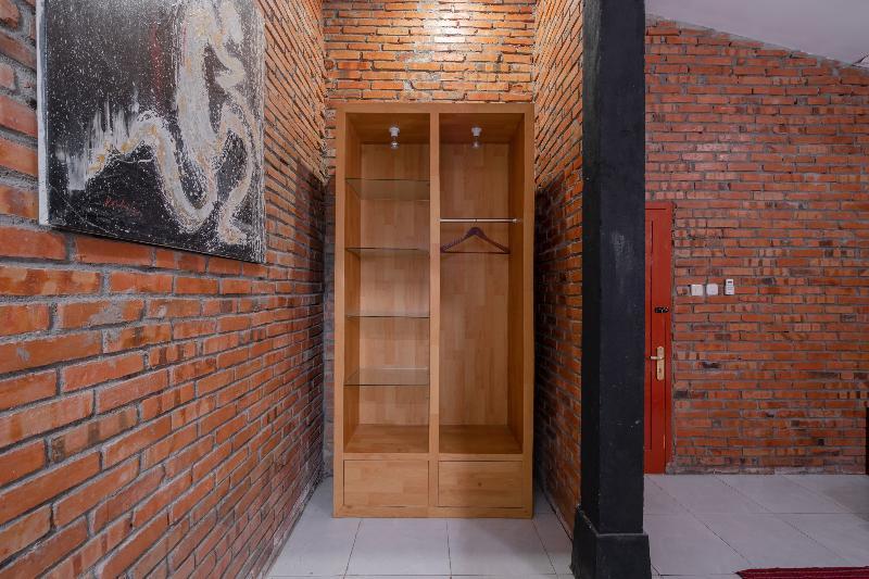 Oyo 2380 Alea Guesthouse Muntilan Esterno foto