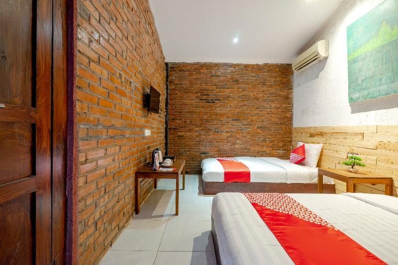 Oyo 2380 Alea Guesthouse Muntilan Esterno foto